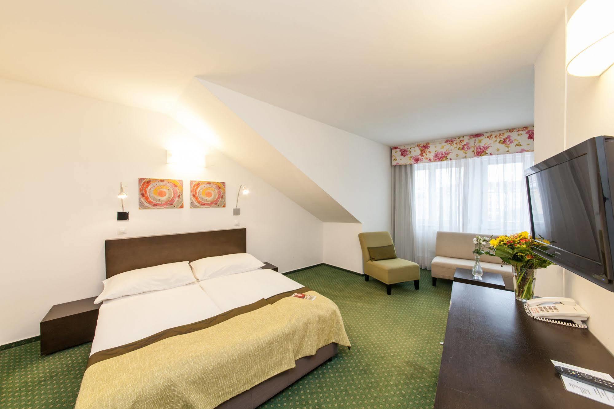 פראג Hotel Vitkov מראה חיצוני תמונה